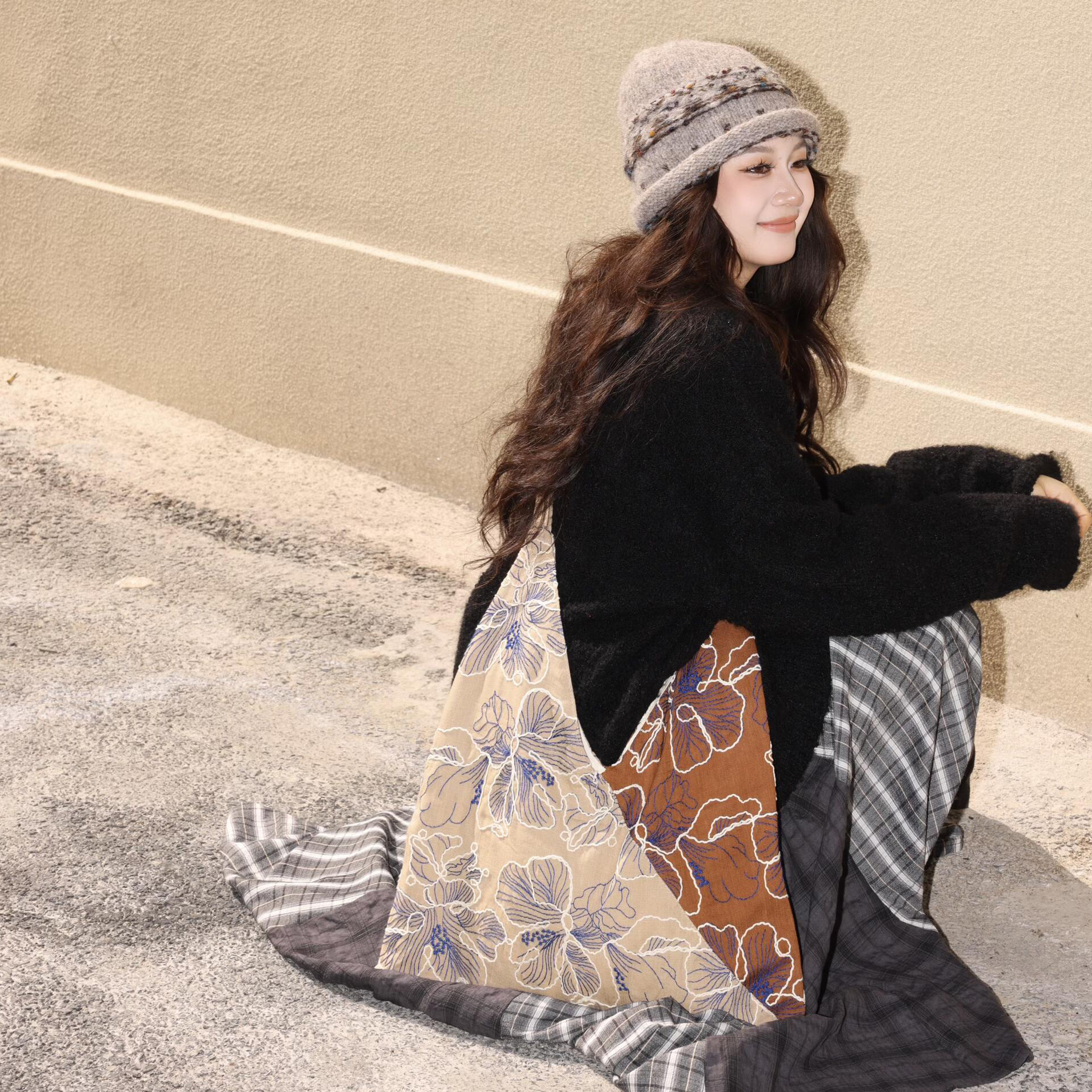 文艺复古刺绣棉麻拼接单肩斜挎包