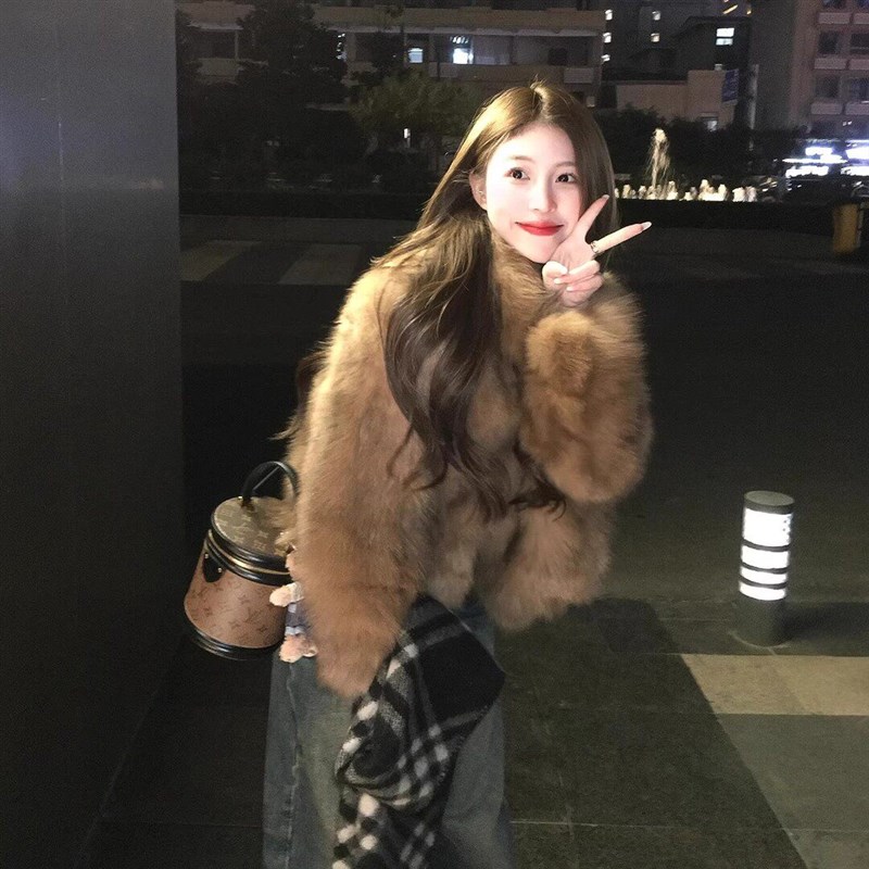 人造皮草 韩女短款皮草外套仿狐狸毛冬新款加厚时尚渐染毛绒上衣