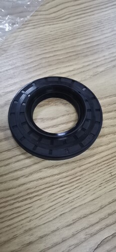 道奇公羊皮卡RAM1500前半轴油封前桥差速器轴半轴连接杆油封密封