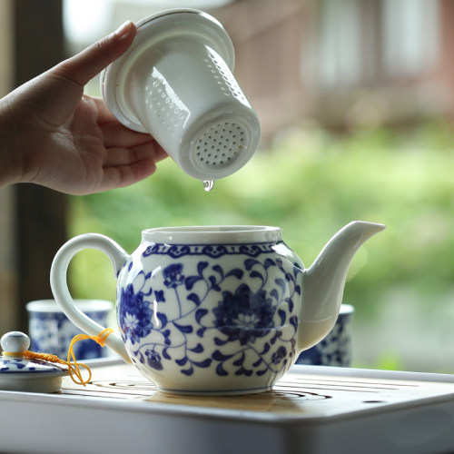 连山阁青花陶瓷过滤泡茶壶