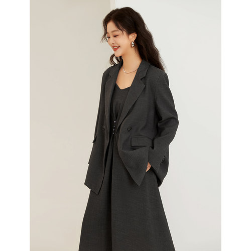 时然巨好看的厚外套大码