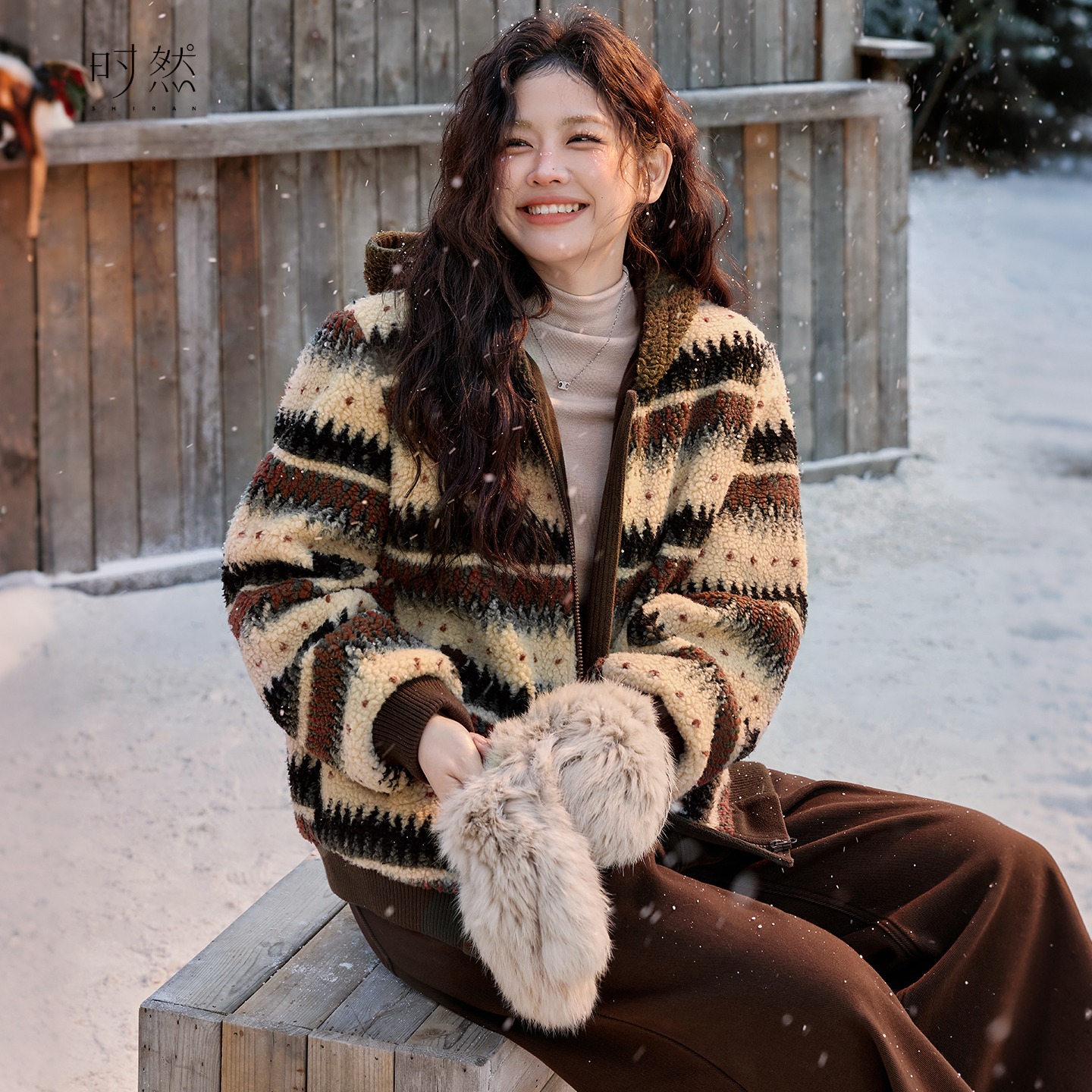 时然大码羊羔毛连帽外套加绒保暖