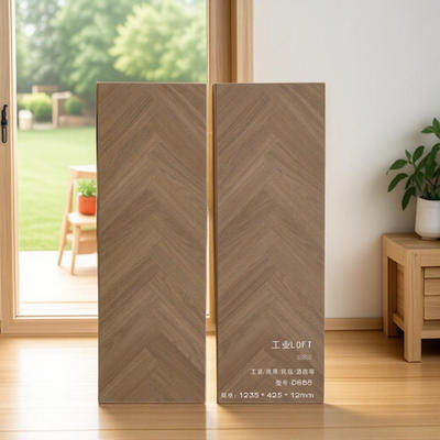 鱼骨纹木地板人字拼商用复古风环保强化复合地板家用工厂直销样品