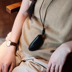 小众ins牛角包百搭便携小包配饰钥匙零钱包挂脖口红包迷你小包包