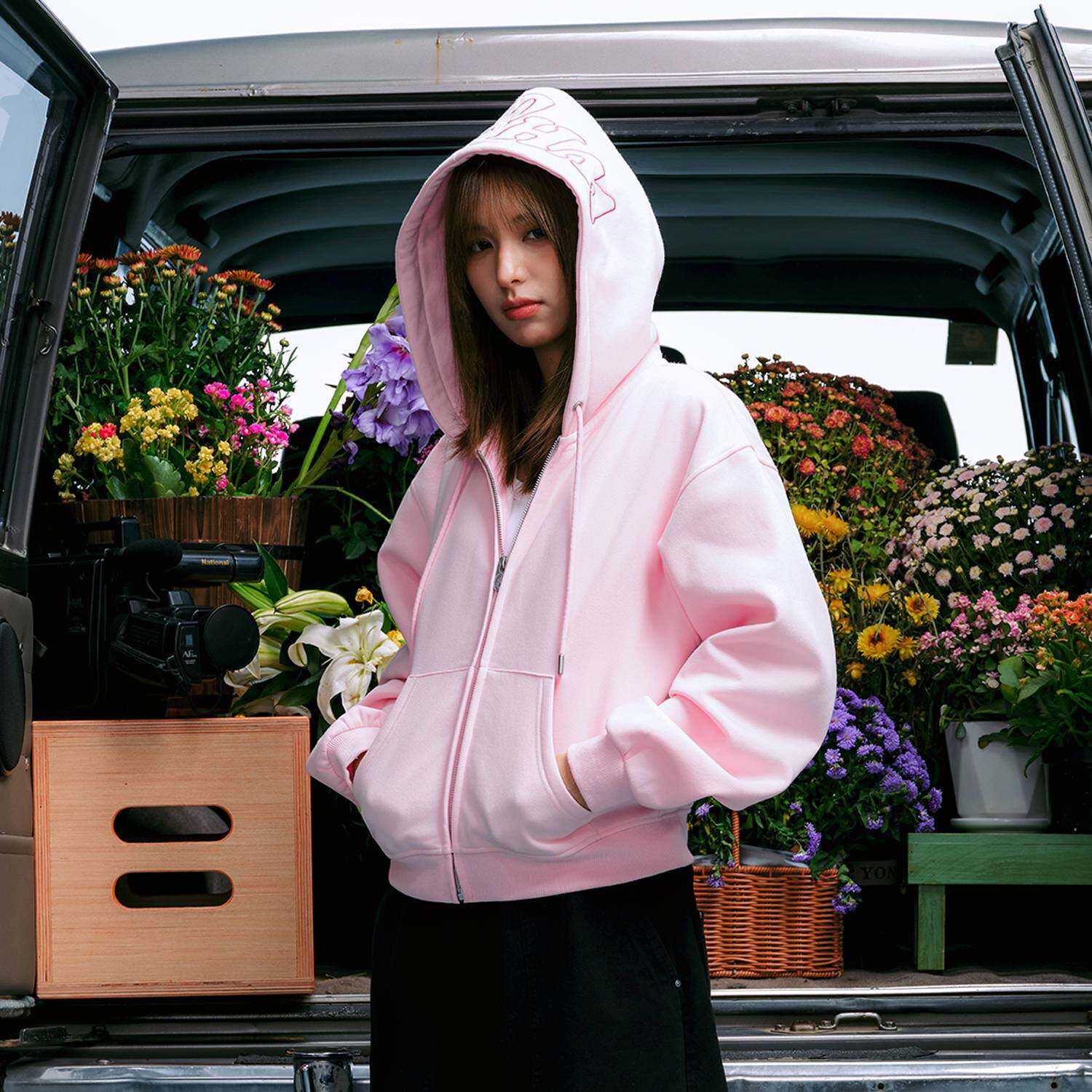 WHOOSIS(不知其名)刺绣logo女款拉链帽衫卫衣短款秋chic松弛感