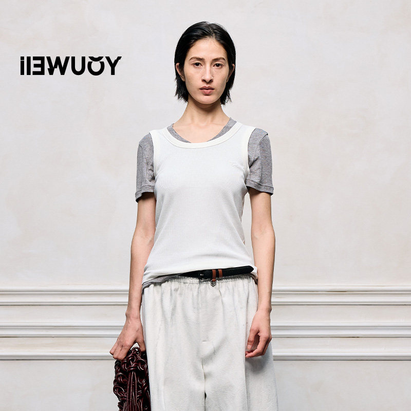 有尾云朵感U领背心设计师品牌