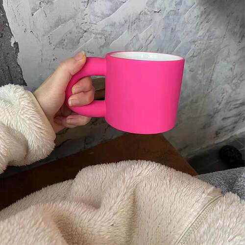 超好看独特漂亮杯子北欧ins风胖胖陶瓷马克杯玫红色陶瓷马克杯棋