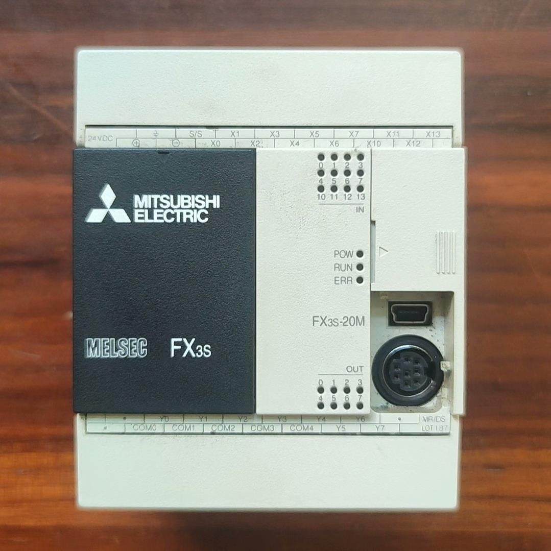 三菱FX3S-20MR/DS,几乎全新，正品,成色如图，