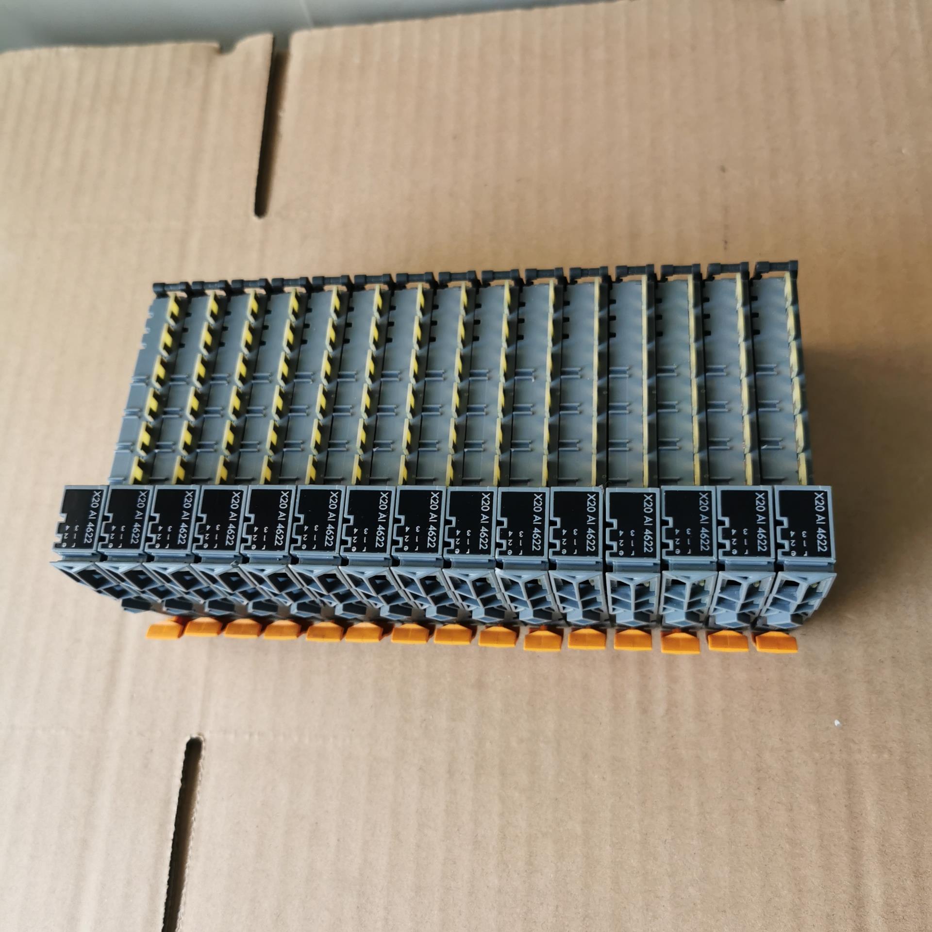 AI4622 贝加莱X20模块，送底座，成色很新，共计14个