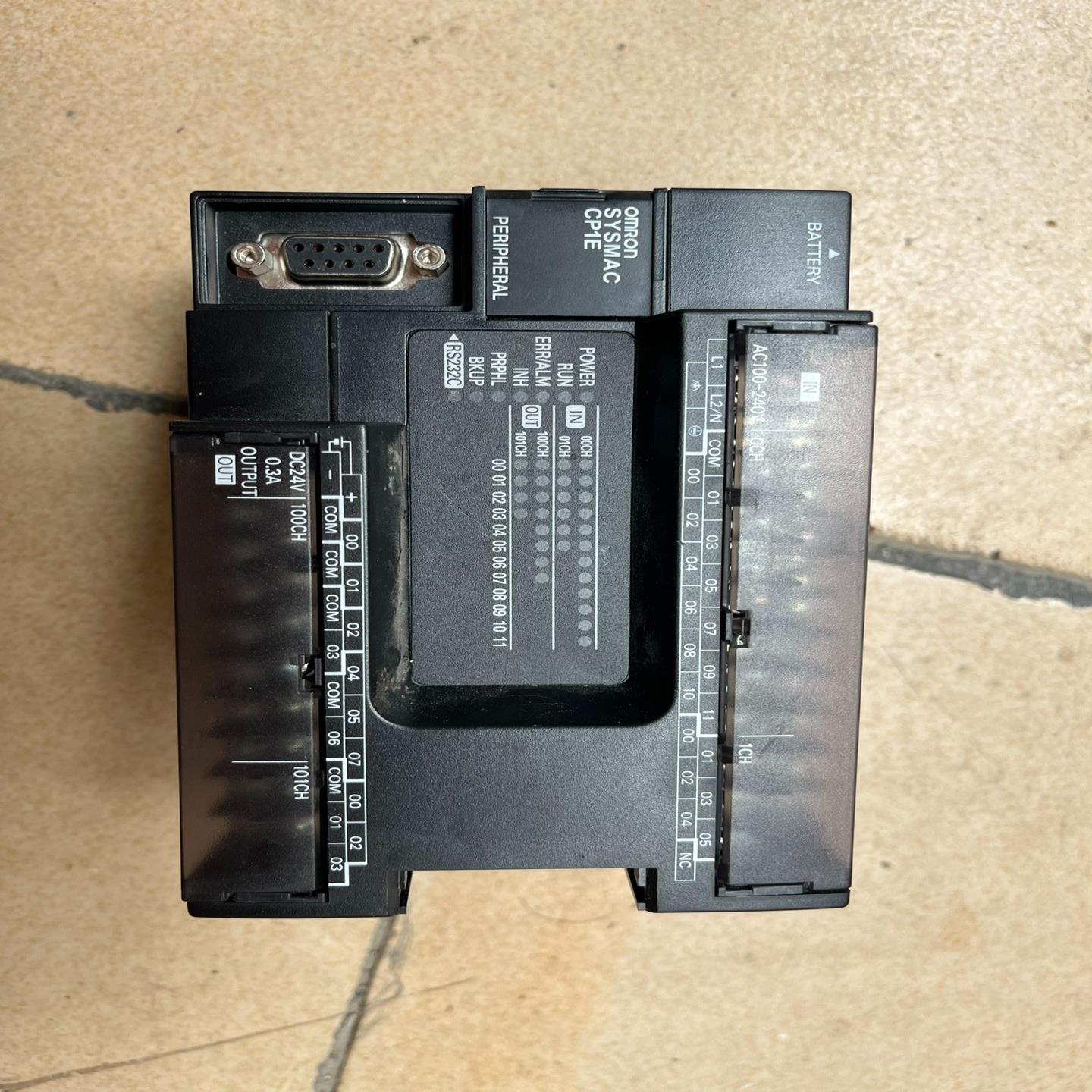 plc cp1e-n30sdr-a,功能完好,成色如图