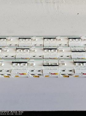 施耐德漏电保护器：lC65N   C63A。实物拍摄，成色如