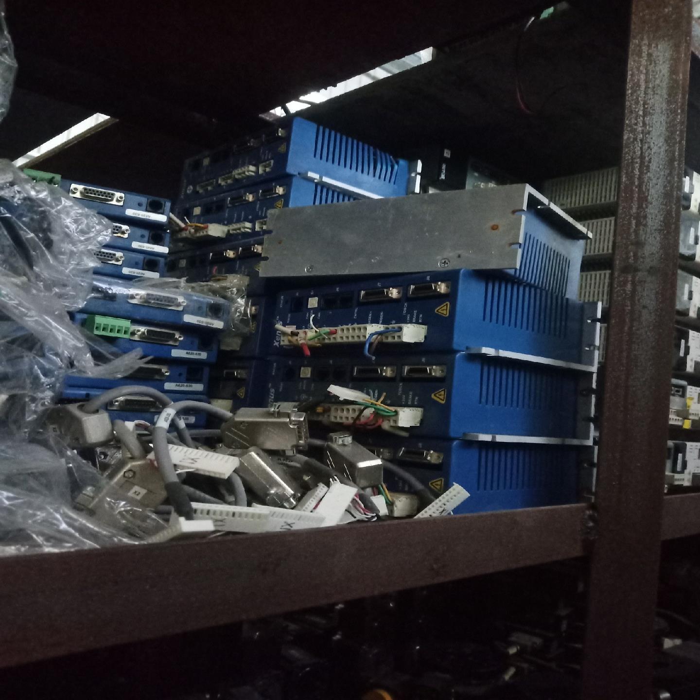 Xenus伺服驱动800-1519A功能正常