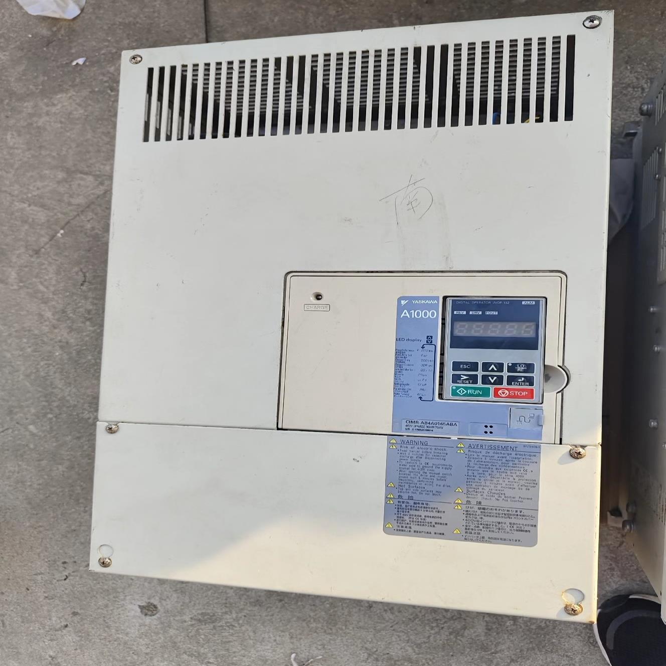 安川A1000变频器，CIMR-AB4A0165ABA，90