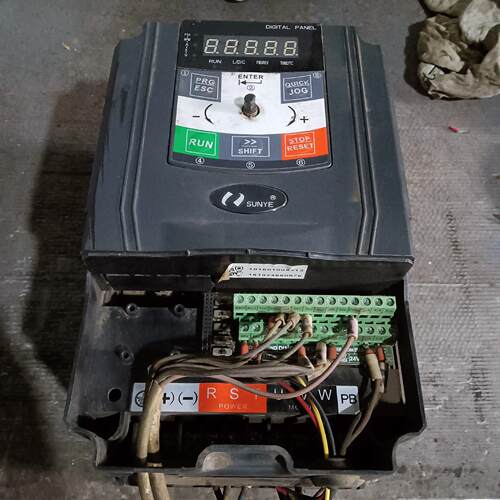 日业变频器 4KW CM530-A04T4R0G/5R5PB