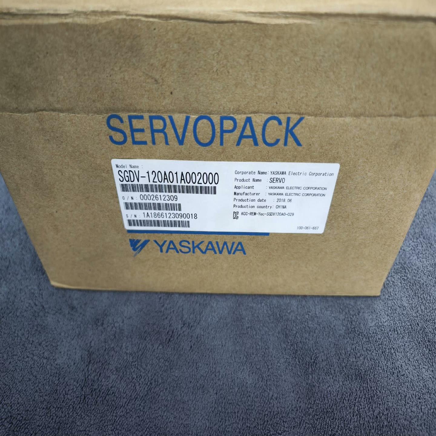 SGDV-120A01A002000，安川伺服驱动器，安川1