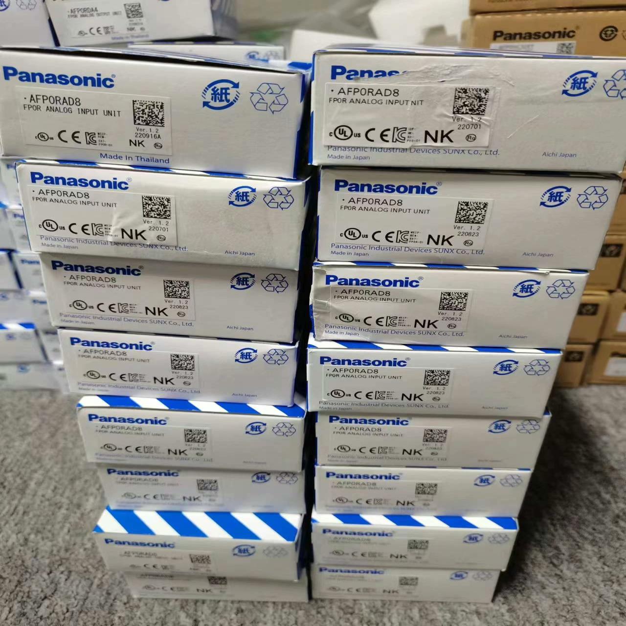 AFP0RAD8  FP0R-AD8模块全新原装正品 ，