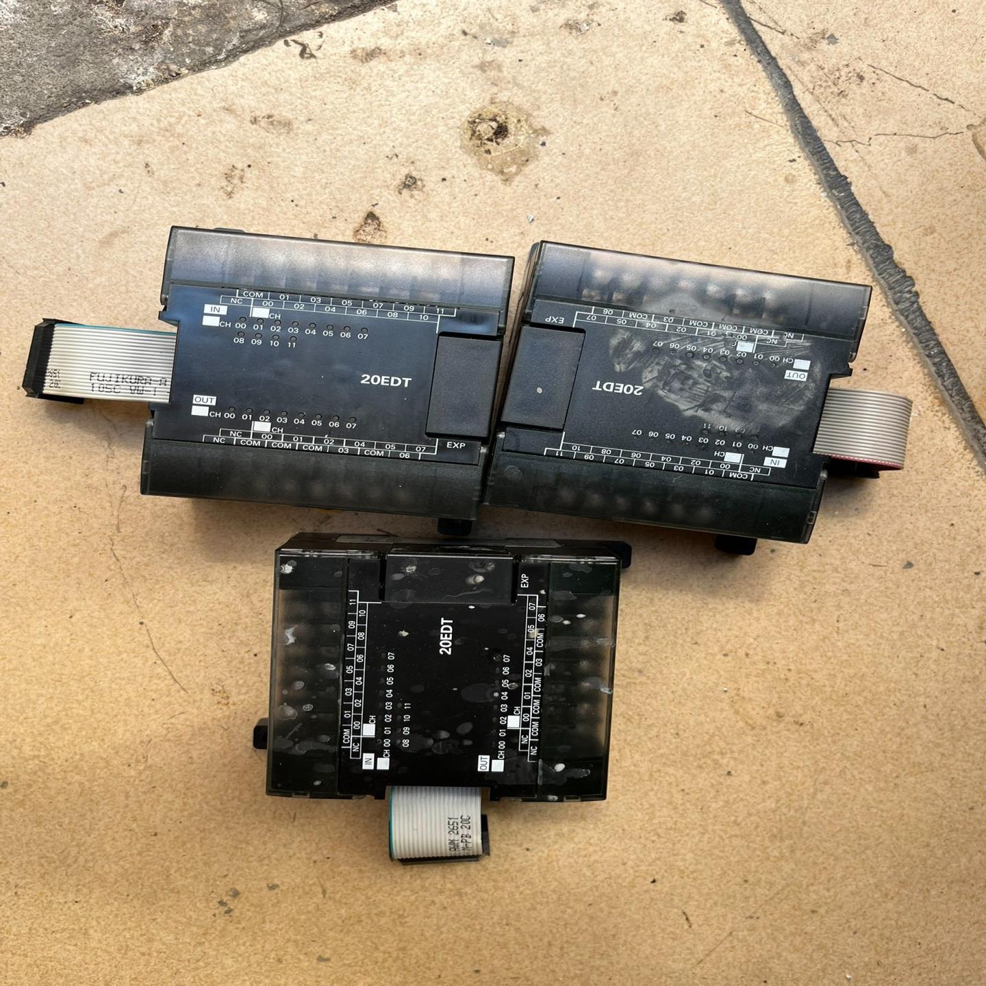 plc扩展cp1w-20edt，功能完好，外观如图，需