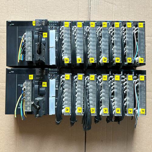 PLC  CJ1W-PA205R 2个