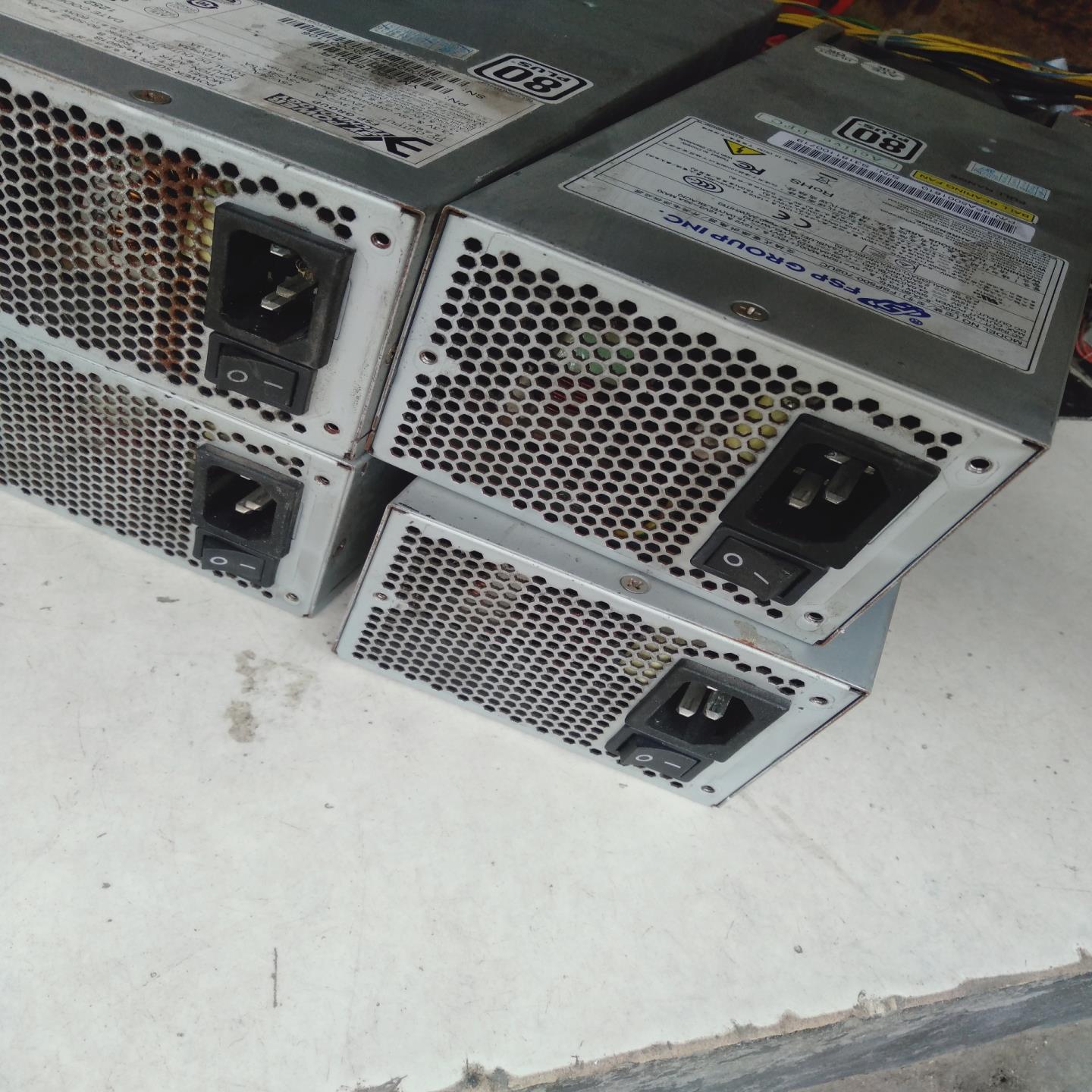 2U工作站服务器电源。双CPU8P  YM-5601B  F
