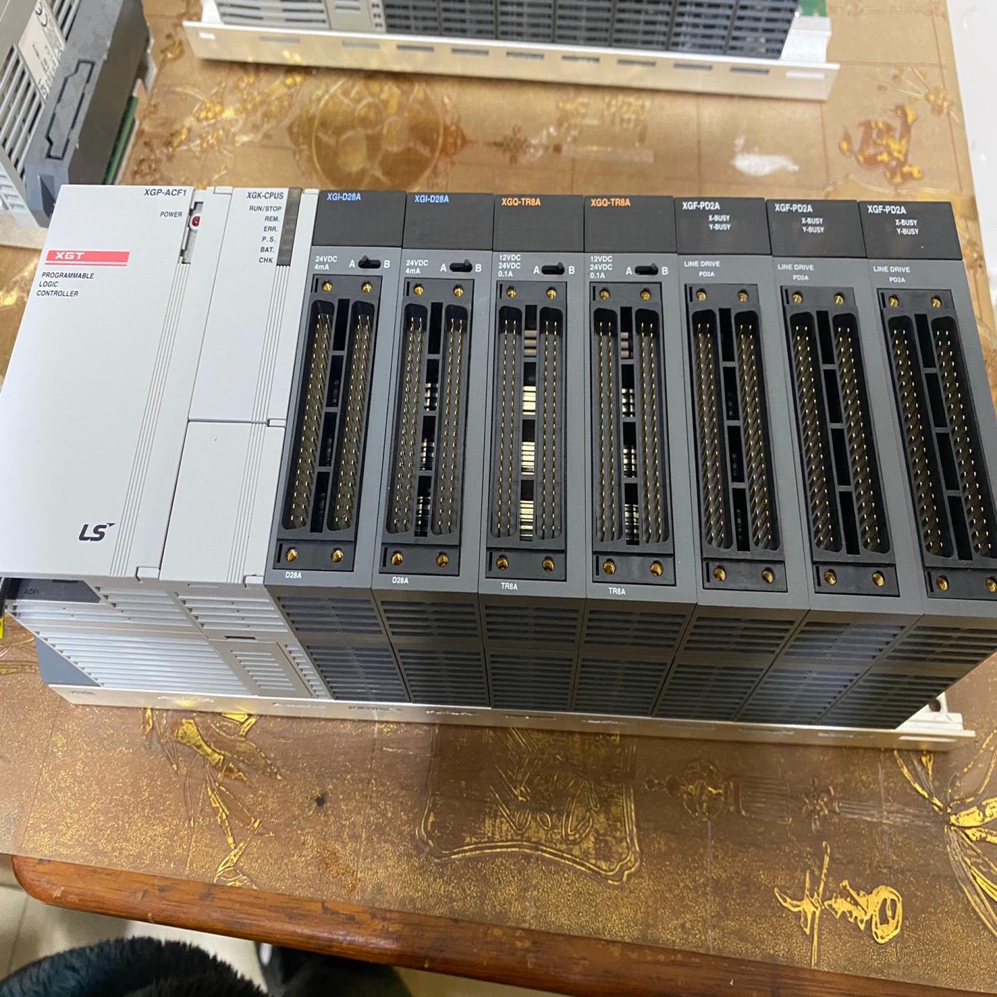 （设备配件）XGP-ACF1 XGK-CPUS XGI-D28A两片 X