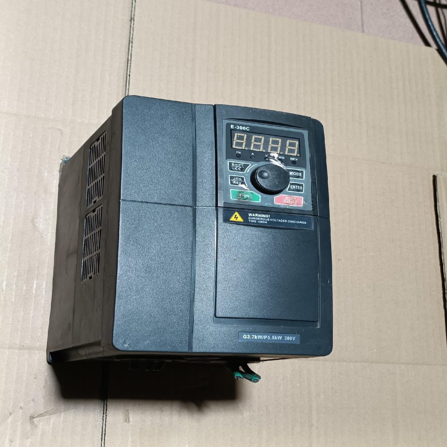 紫日变频器ZVF300-G3R7/P5R5T4S 3.7KW