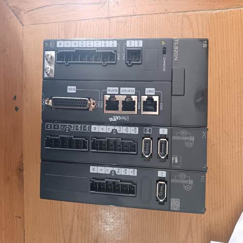 汇川TL820N1S2C1C，4轴伺服驱动器，