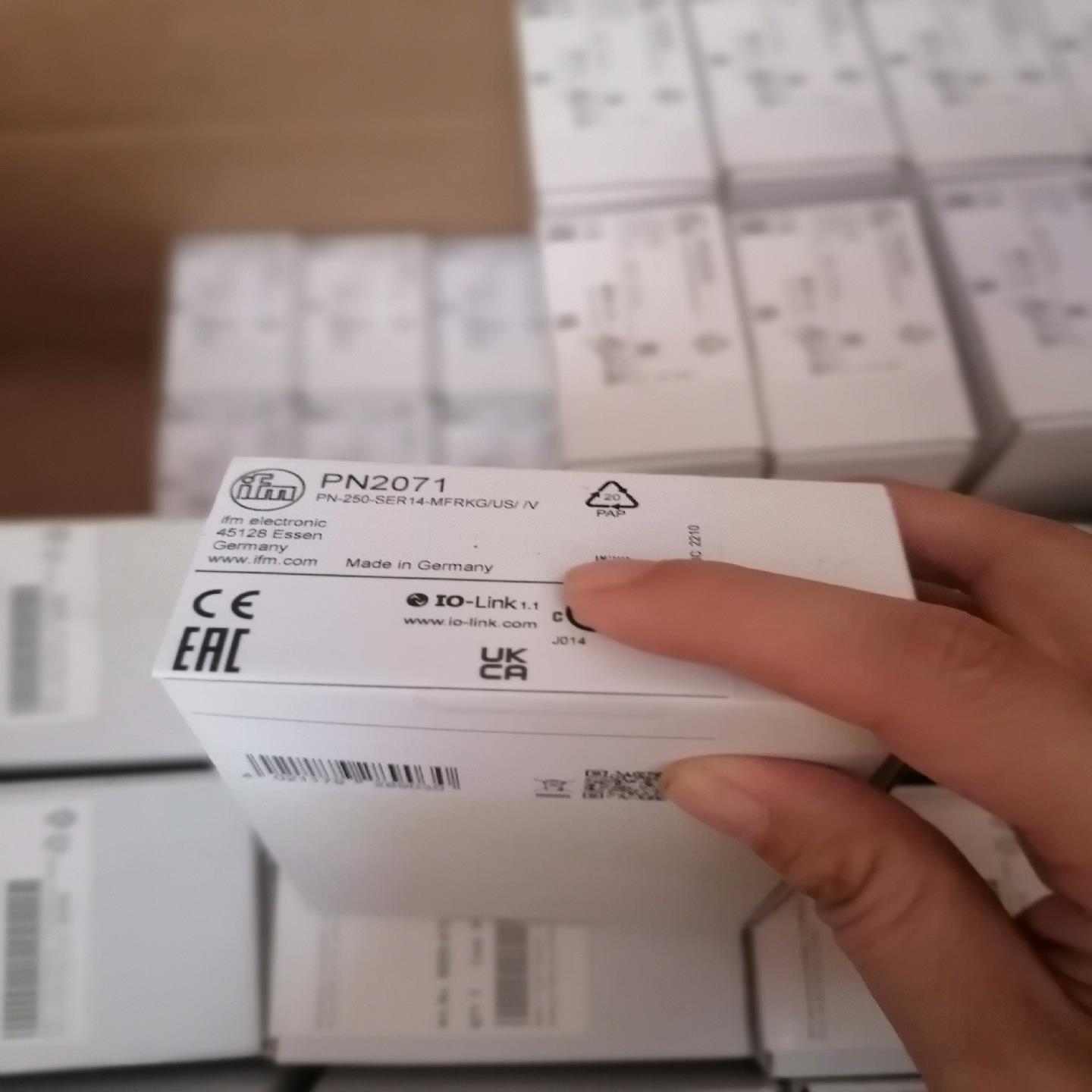 PN2071 IFM全新原装易福门压力传感器现货，议