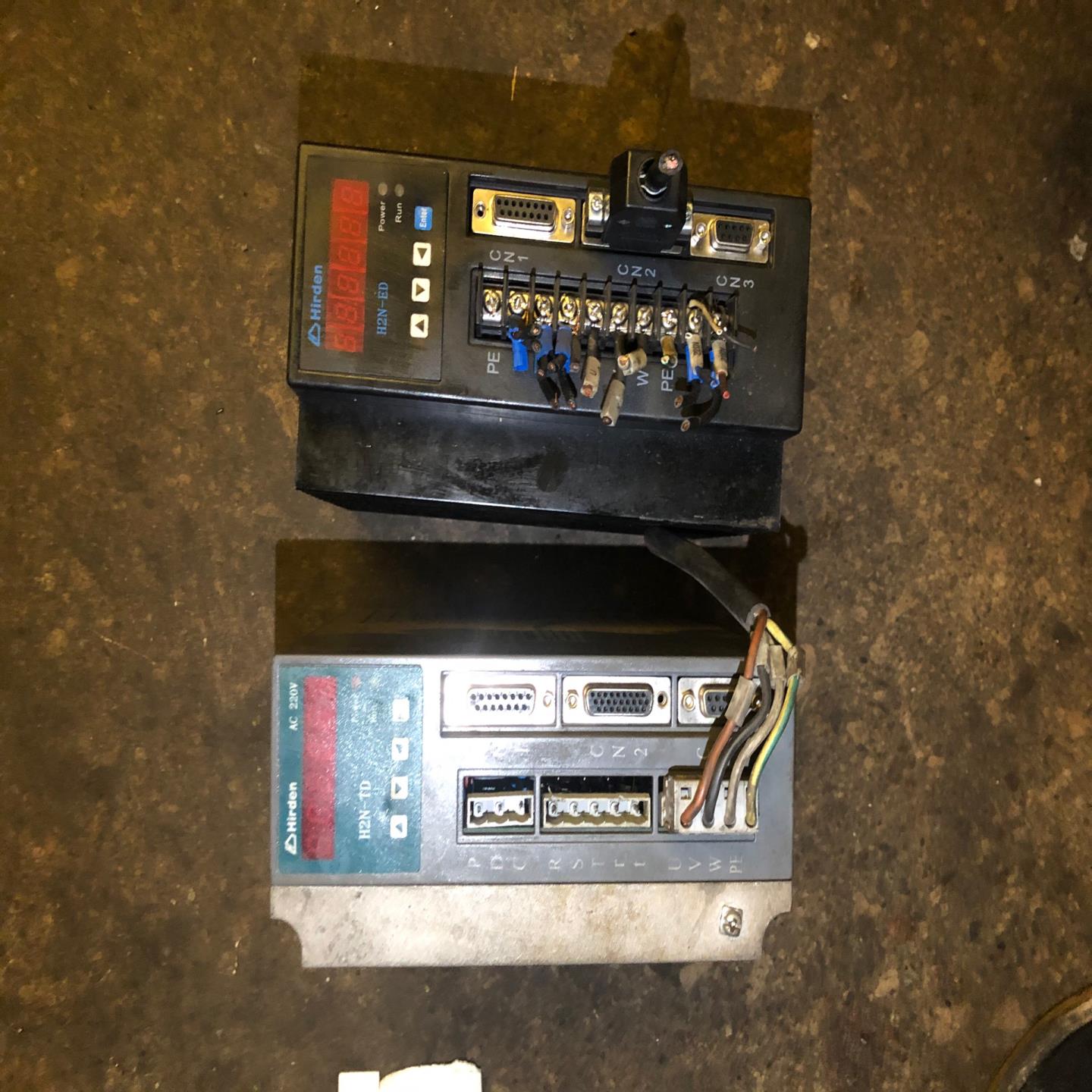 驱动器/控制器宁波海得H2N-TD交流伺服驱动器，一只。