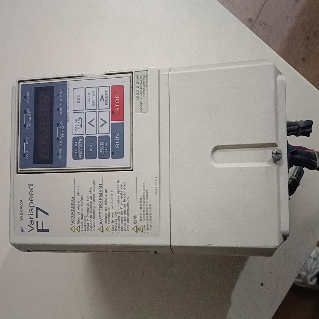 安川F7 变频器。ClMR-F7B42P2， 功能正常，