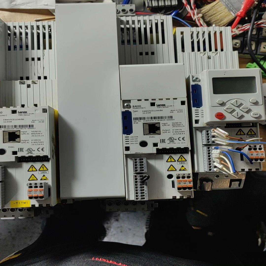 伦茨变频器E84AVSCE1134VB0     。11