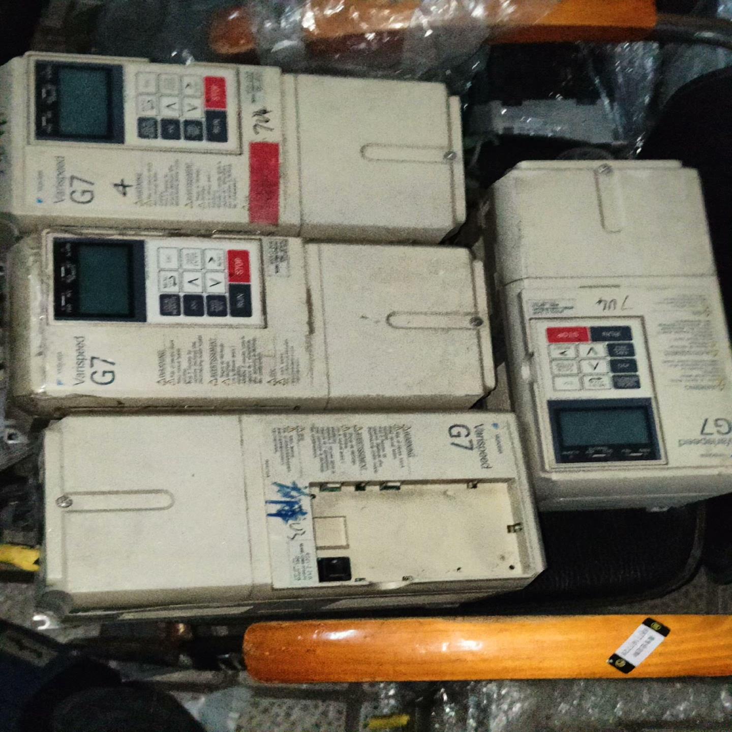 [德峰]安川变频器CIMR-G7B42P2