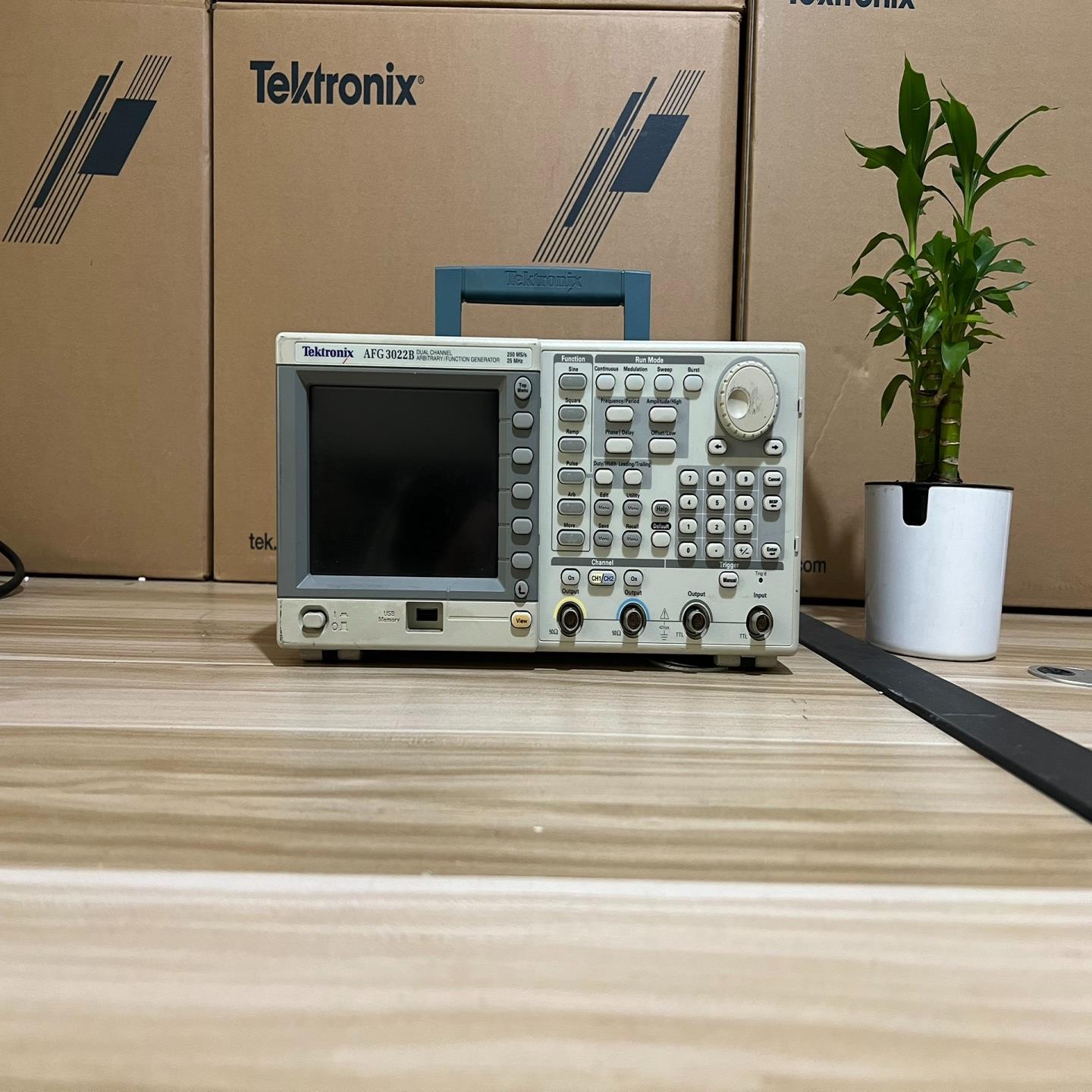 （设备配件）泰克 AFG3022B 任意波形函数发生器，两通道25MHz
