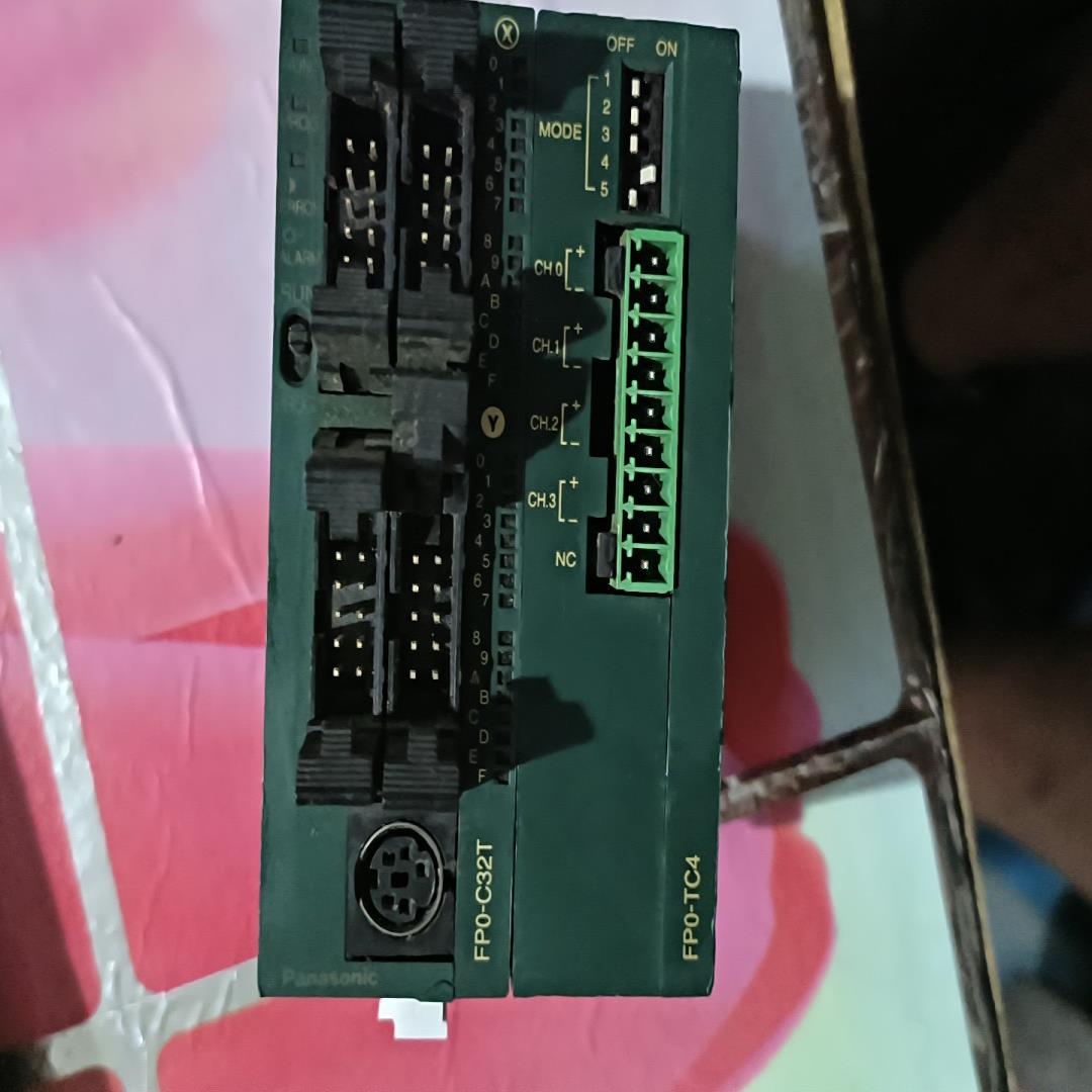 PLC FPO-TC4，，成色如图。
