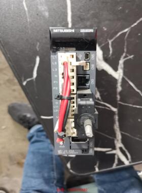 [宏强工控]三菱MR-J3-40A，电机型号：HF-KP43G1，带减速-议价