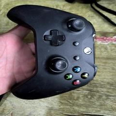 （设备配件）Xbox ones手柄 黑色，型号1708 ，功能正常，单手