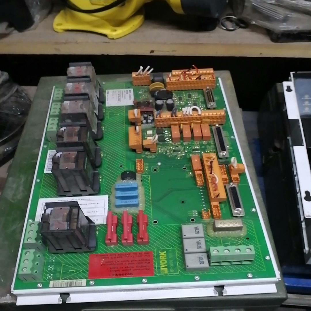 约克MP3000.冷箱相.驱动器，用了，现在用不到了，拆