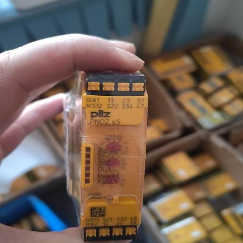 皮尔兹PNOZ安全继电器PilZ 750135  75113