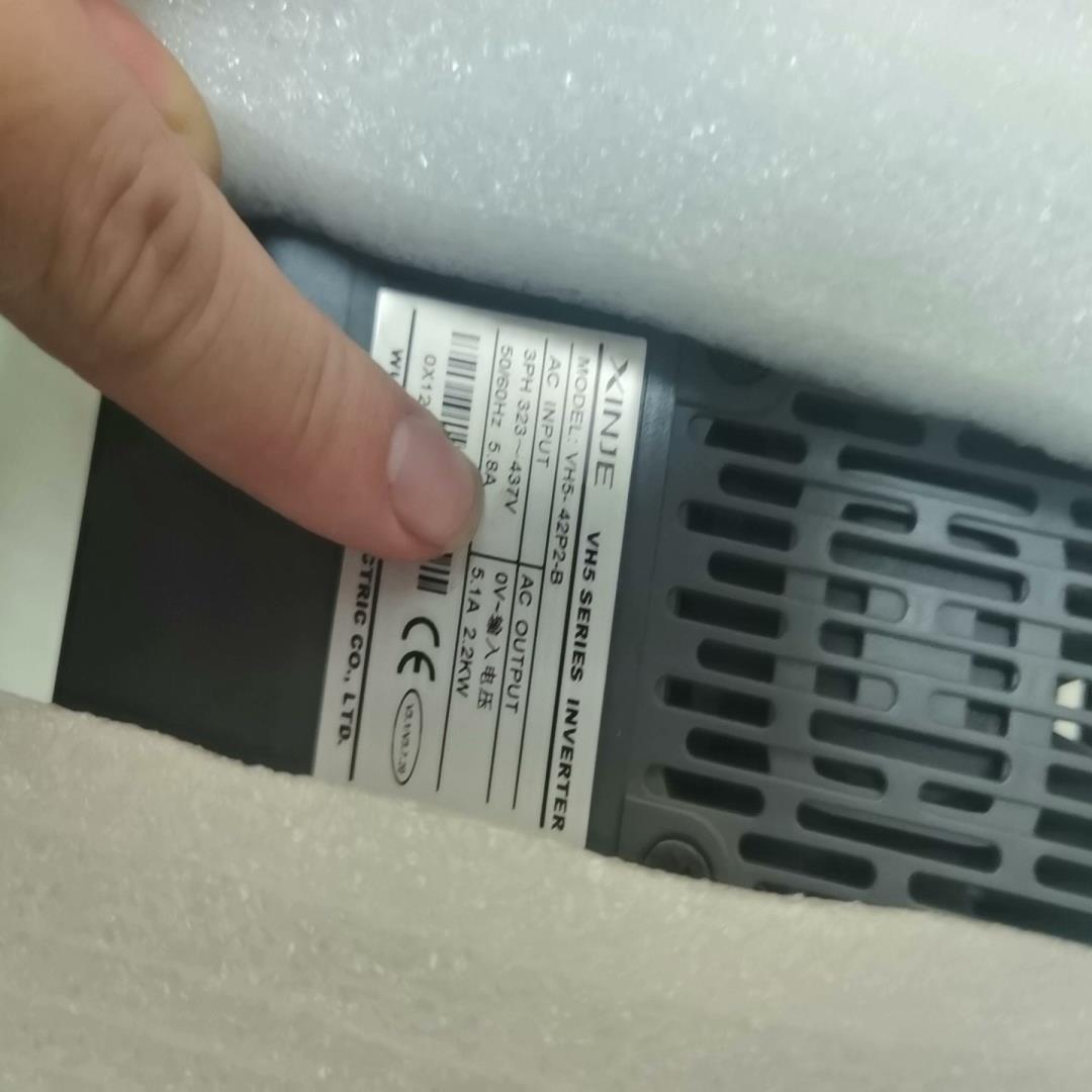 （设备配件）信捷变频器VH5-42P2-B 9成新