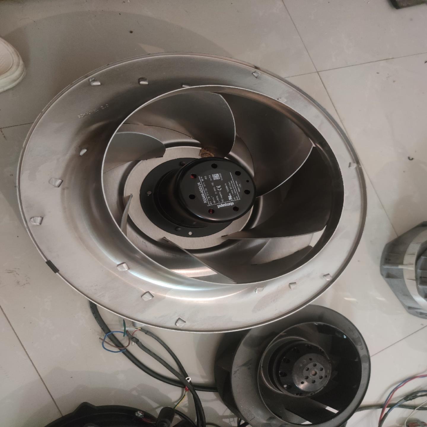 （设备配件）ebmpapst R3G400-AD23-24拆机风扇一台，