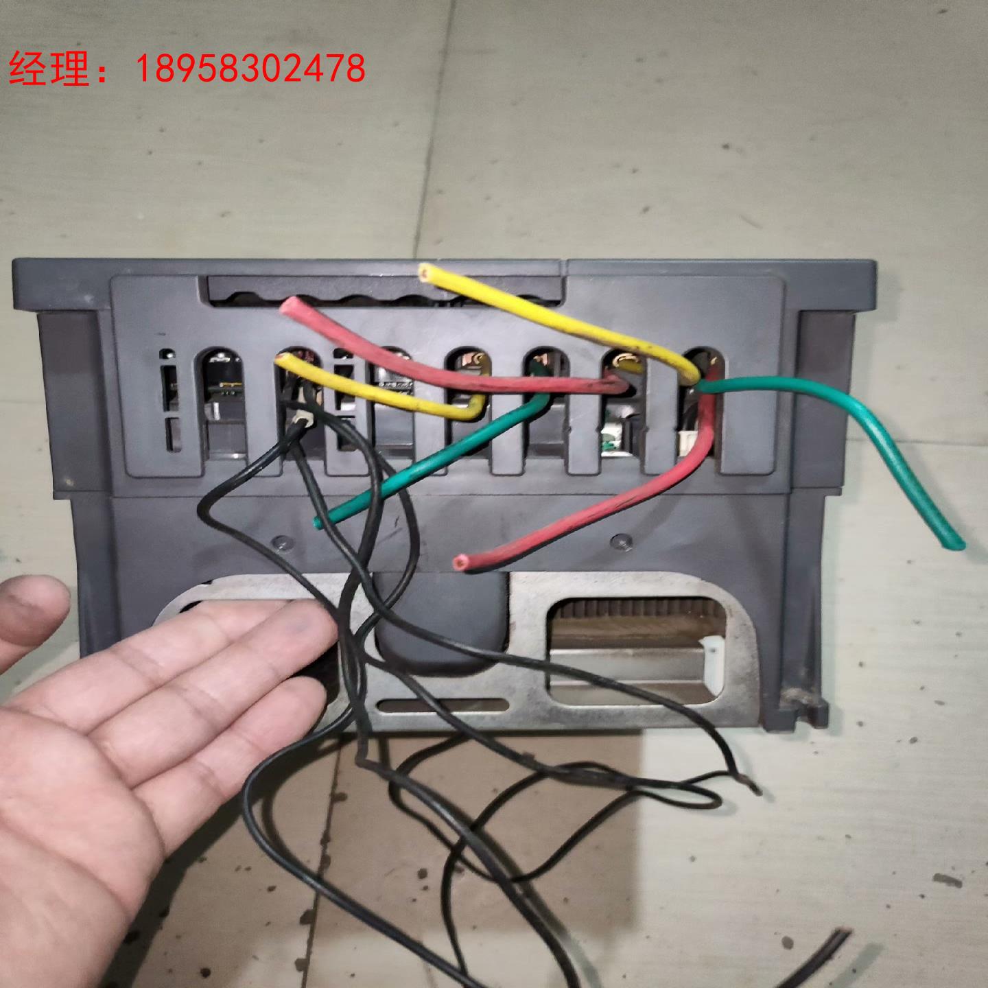 三菱F700变频器，标签模糊，型号看不到了。确保是拆迁下来的