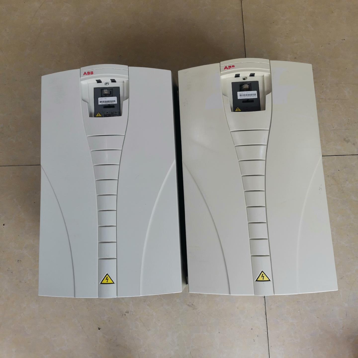 ACS550-01-125A-4，55/45KW两台