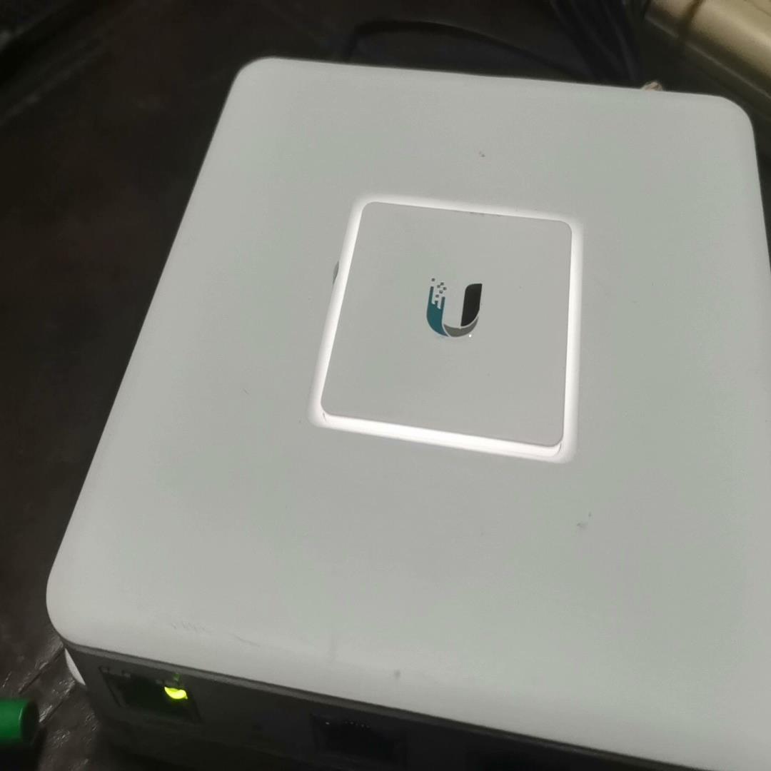（设备配件）UniFi    USG   12V-1A