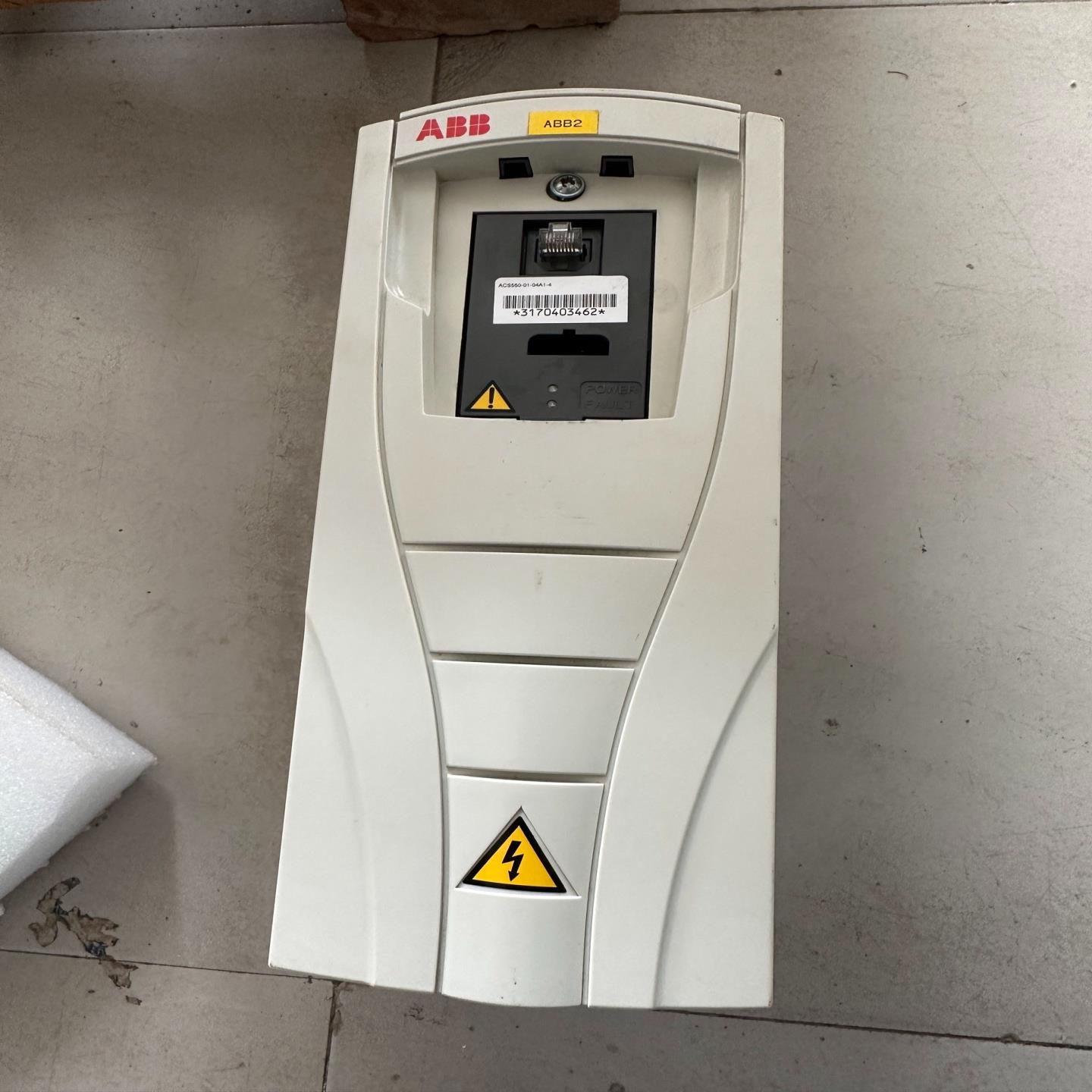 550变频器ACS550-01-04A1-4 1.5/