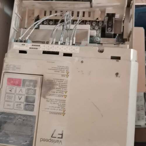 可维修安川F7系列15KW变频器CIMR-F7B4015。壳子不行