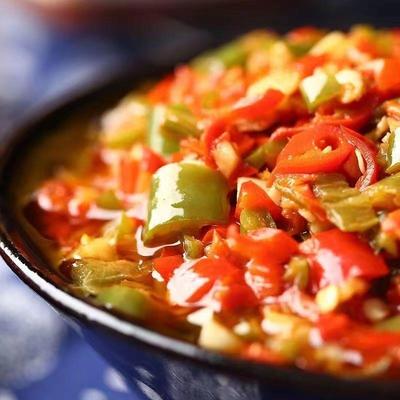 辣椒酱特辣湖南特产农家三色蒜蓉香辣拌饭剁辣椒下饭菜剁椒酱