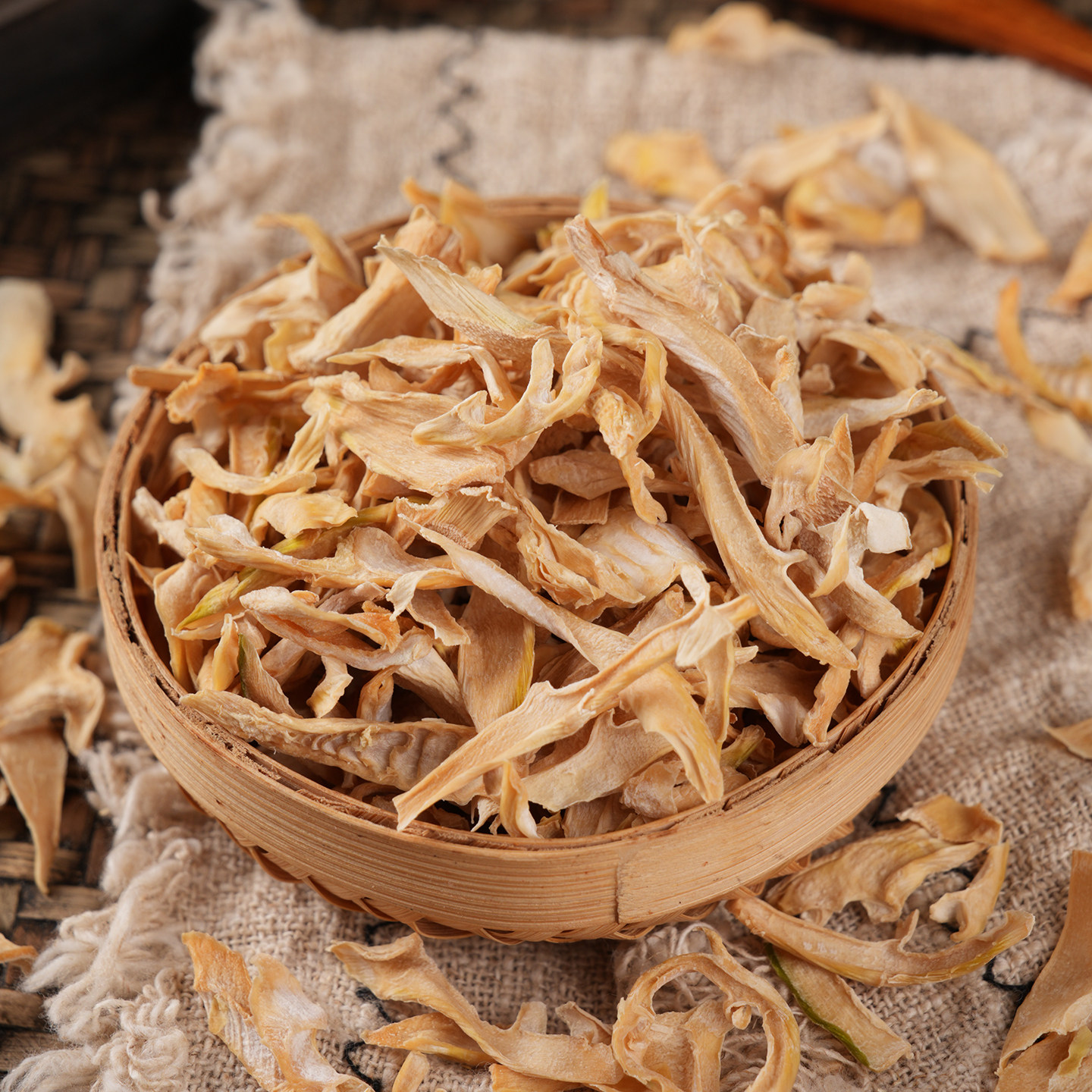 莫干山特产新鲜春笋嫩笋尖笋干农家自制原味炭烤烟笋丝纸片竹笋干