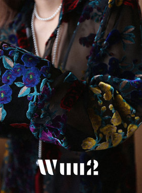 Wuu2 伯莎撒的盛宴 中古花朵植绒衬衫女独特漂亮新款小衫丝绒上衣