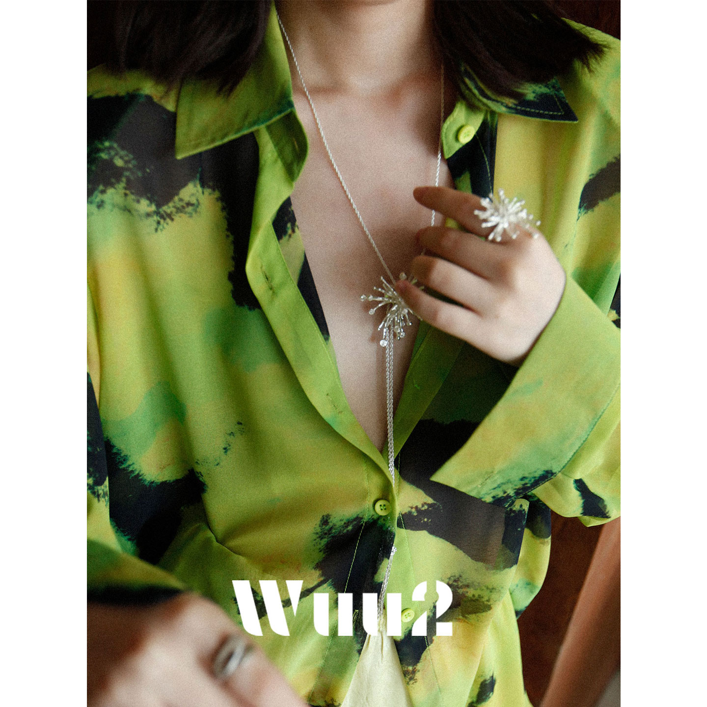 Wuu2 撒西比萨 复古绿色晕染花衬衫女绝美独特小众高级感微透上衣