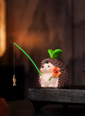 创意可爱刺猬钓鱼装饰鱼缸造景流水摆件树脂动物工艺品办公桌摆设