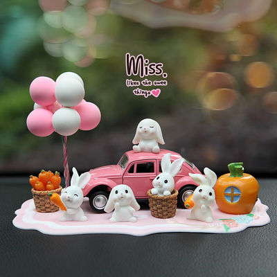齐选汽车中控台摆件兔子高档精品车内卡通公仔车模车辆装饰用品摆